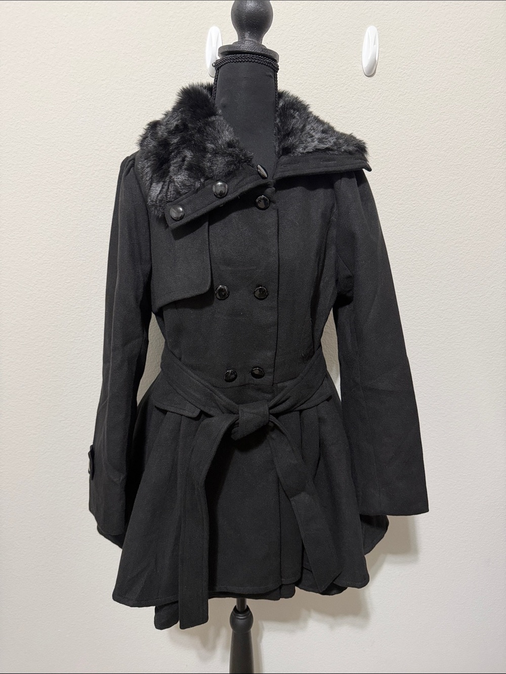 Zeagoo Black Faux-Fur Collar Women's Trench Coat